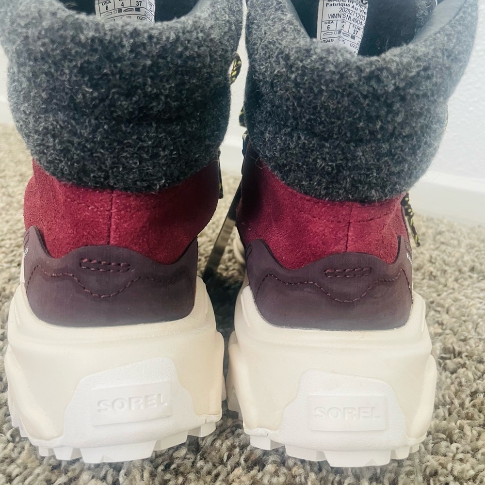 Sorel Burgundy and Black Winter Boots - Picture 5 of 8